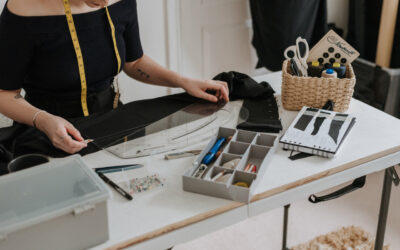 Moda na DIY – dlaczego coraz więcej osób szyje samodzielnie ubrania zimowe?