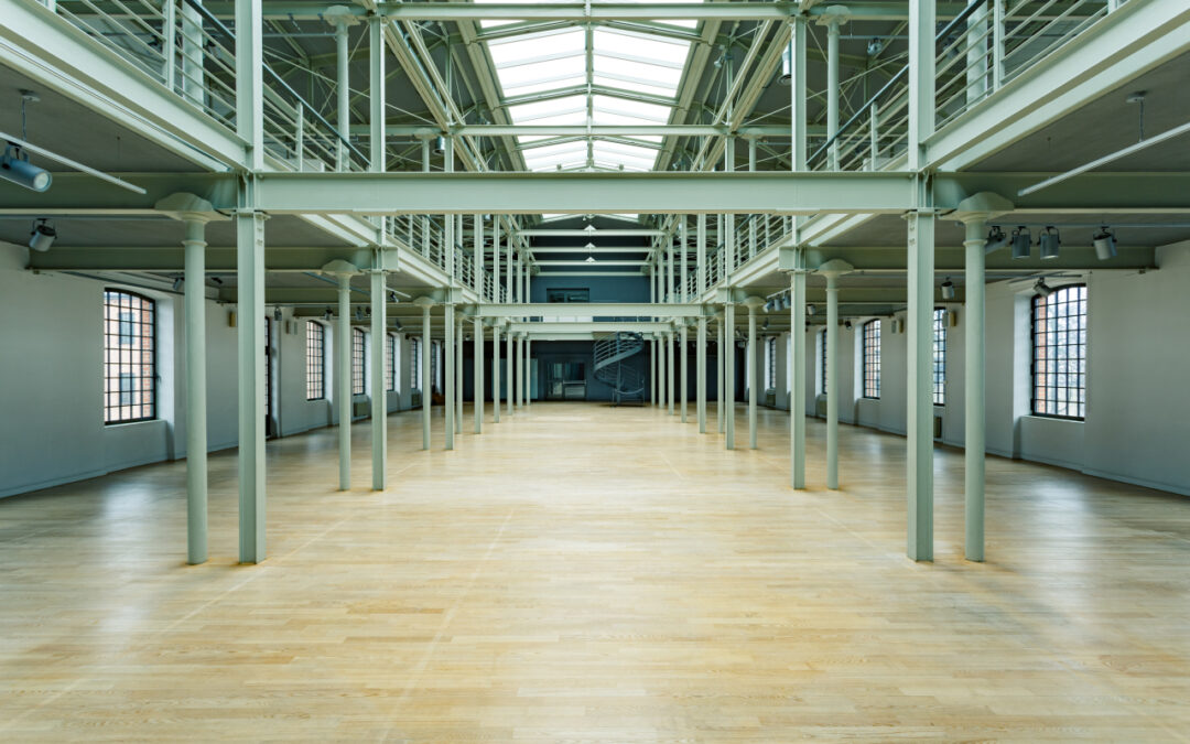 Hala stalowa na start działalności: najtańsza droga do własnej siedziby i zaplecza